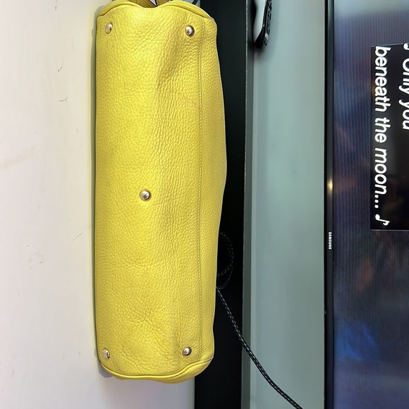 Large Gucci Shopper in great condition17 x 12 x 8 - Picture 6 of 11